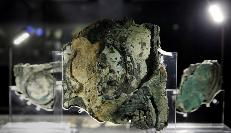 Mảnh vỡ của máy tính Antikythera trong Viện bảo tàng