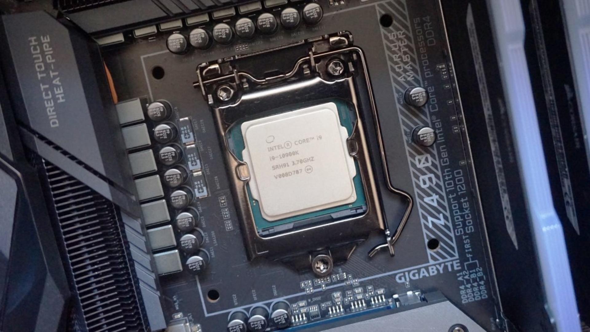Build PC Gaming cao cấp với CPU Intel thế hệ thứ 10 - i9 10900k