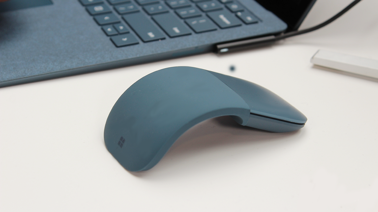 Thiết kế của chuột Microsoft Arc Mouse