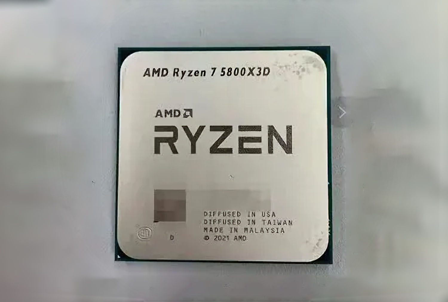 CPU Ryzen 7 5800X3D lộ ảnh thật, kiến trúc 3D V-Cache sẽ không hỗ trợ ép xung?
