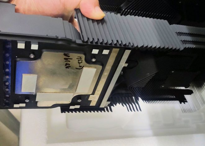 Cấu tạo tản nhiệt và heatsink của Card RTX 4090 Ti