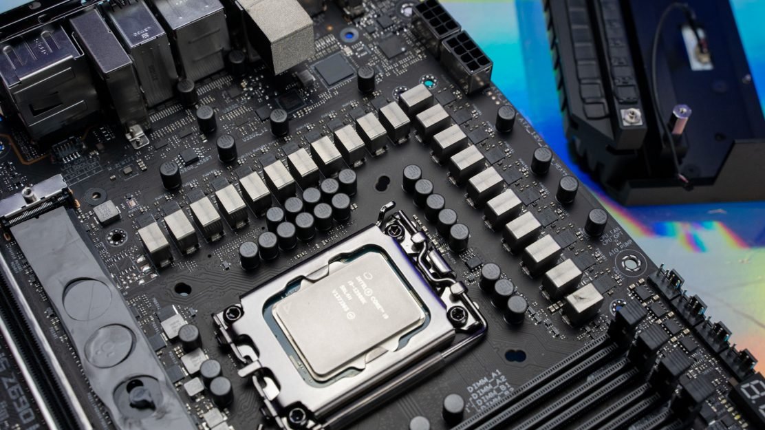 CPU Raptor Lake Core i9-13900K lộ diện cùng FLAGSHIP Card đồ họa Intel Arc A770